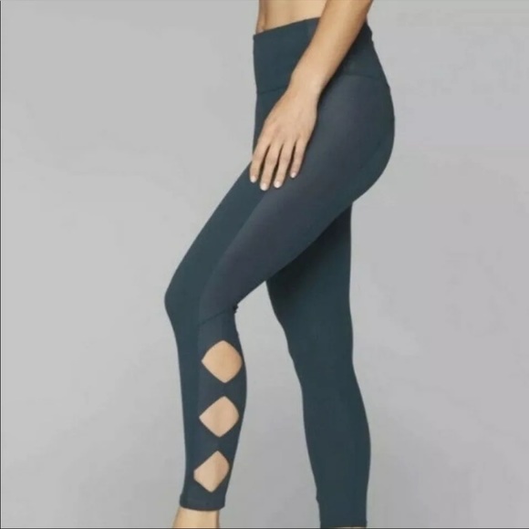 Athleta Women’s 7/8 Cobra Tights/Legging in Abyss. Sz M - Picture 1 of 10